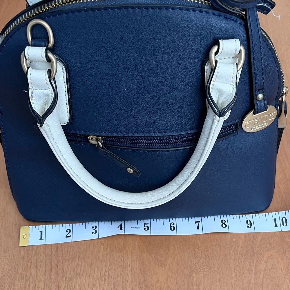 Carpisa Cruz Collection Handbag - Picture 9 of 10